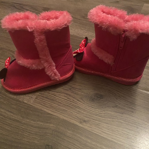 Size 4 toddler boots - Picture 2 of 4